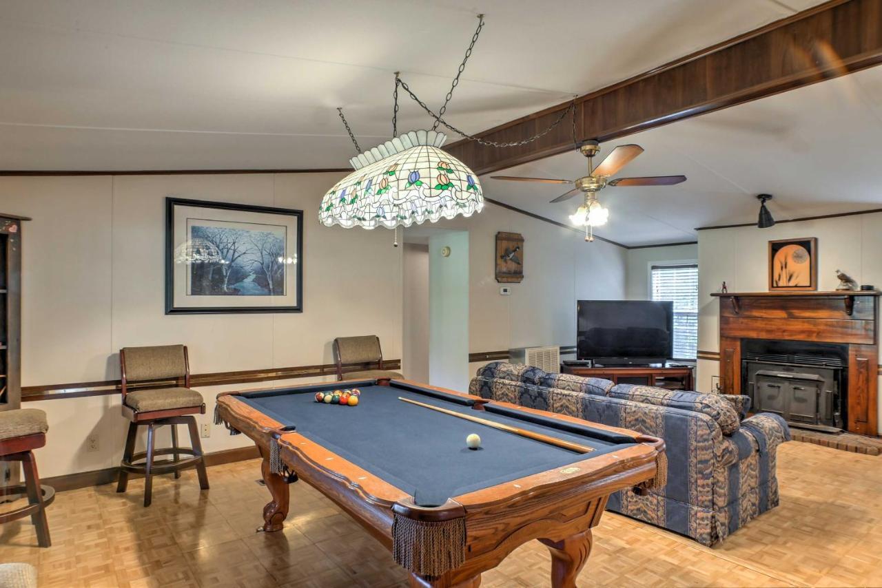 Ooltewah Cabin With Grill, Pool Table And Porch! Exterior photo