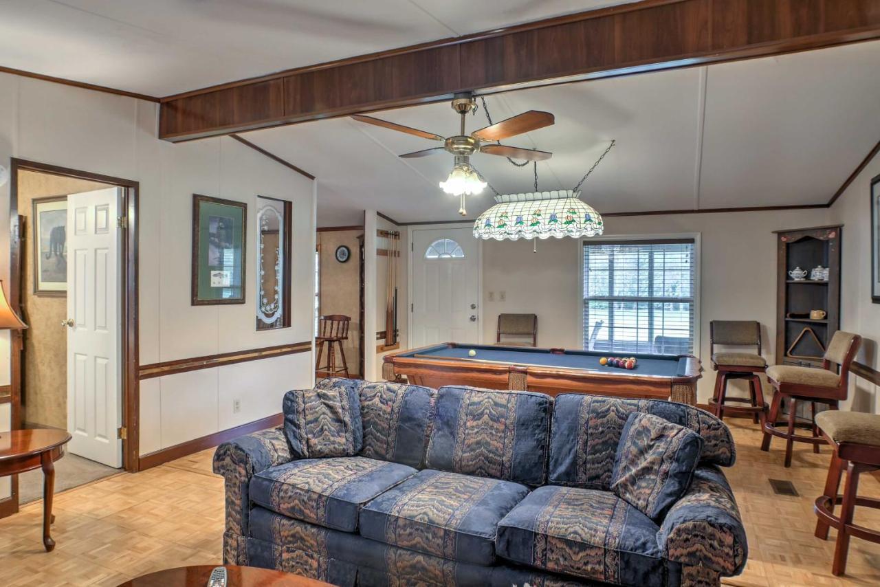 Ooltewah Cabin With Grill, Pool Table And Porch! Exterior photo