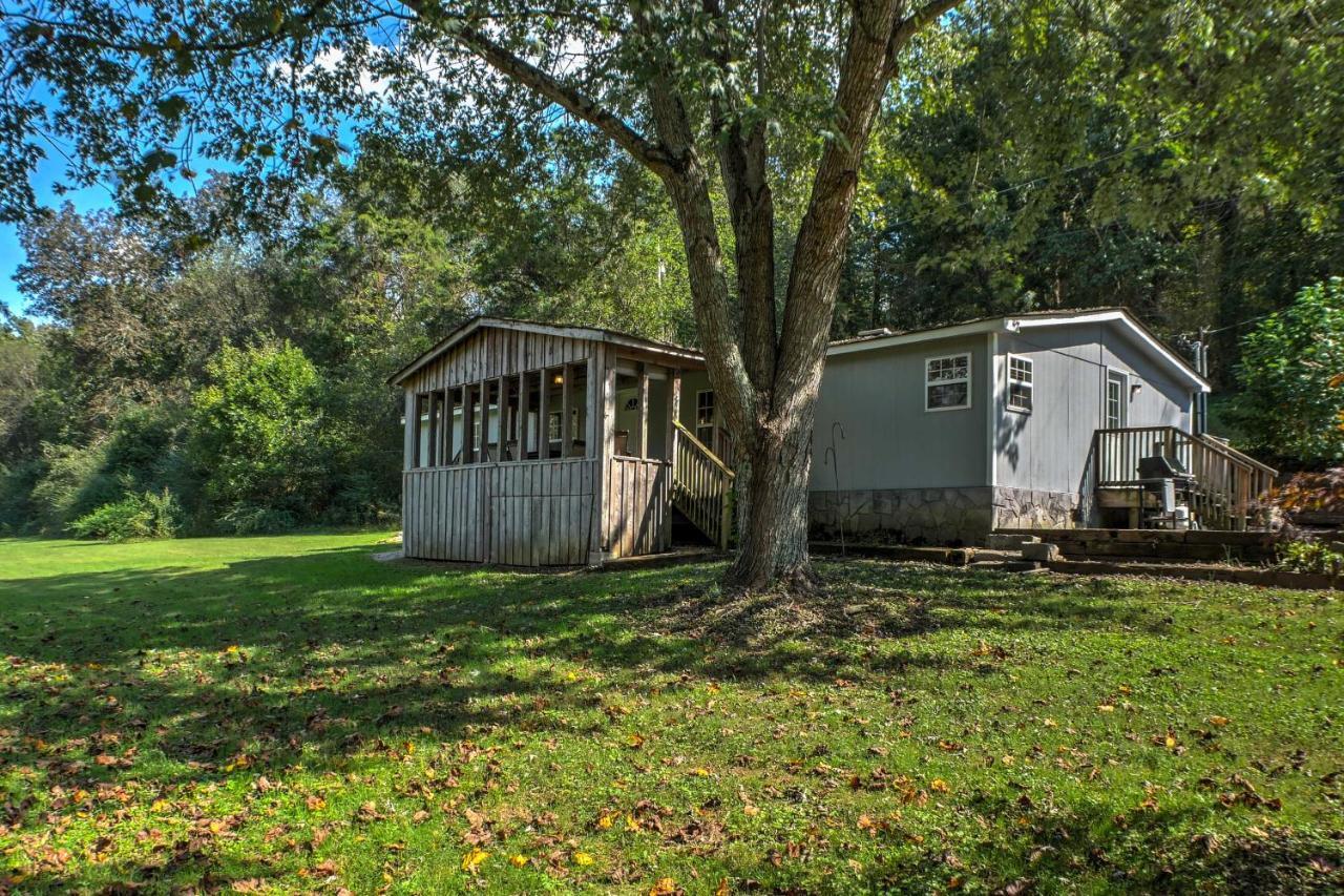 Ooltewah Cabin With Grill, Pool Table And Porch! Exterior photo