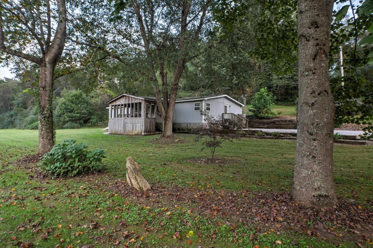 Ooltewah Cabin With Grill, Pool Table And Porch! Exterior photo