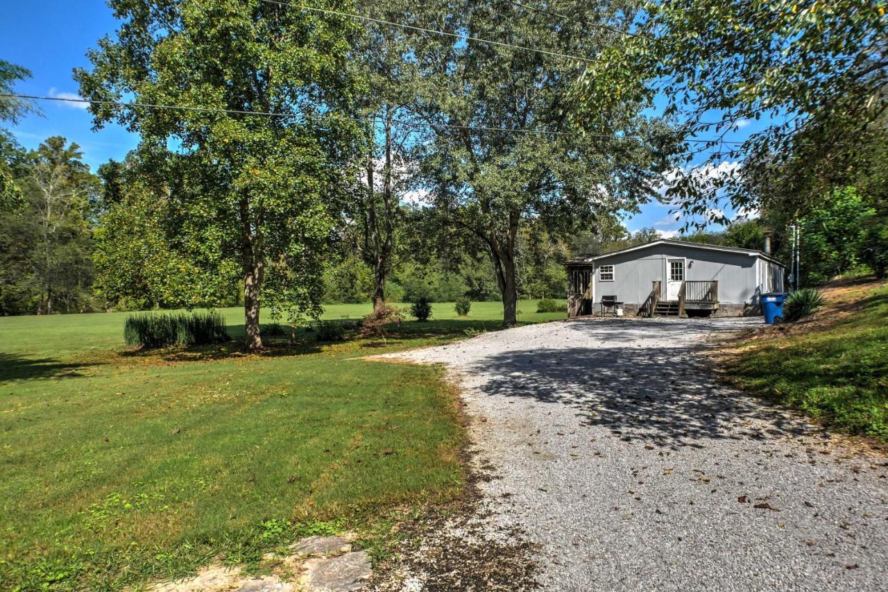 Ooltewah Cabin With Grill, Pool Table And Porch! Exterior photo